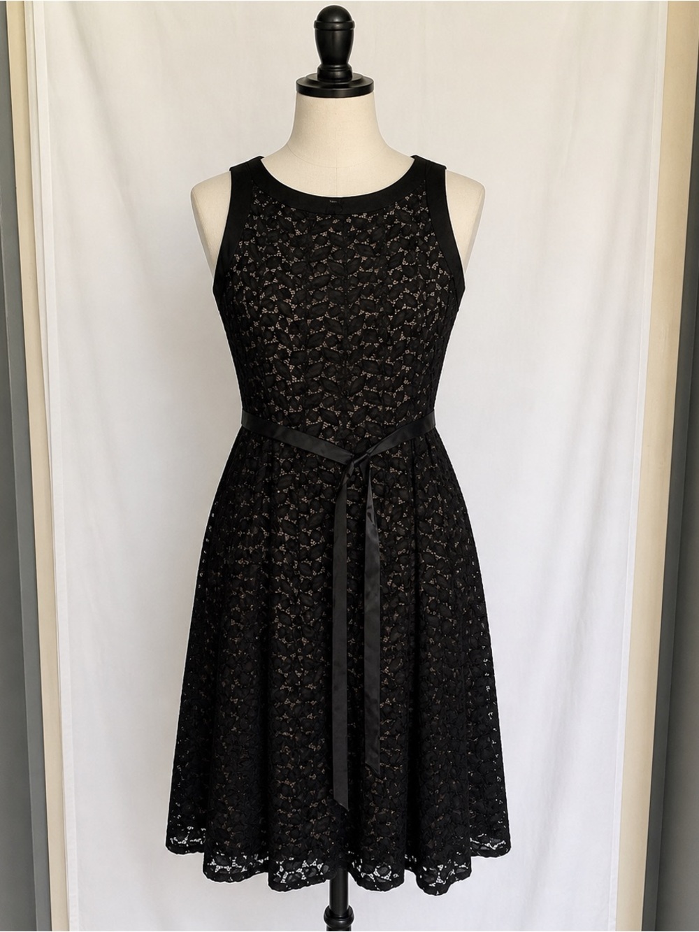 Perceptions Black Lace Fit & Flare Dress w/ Satin Belt – Elegant Sleeveless Midi